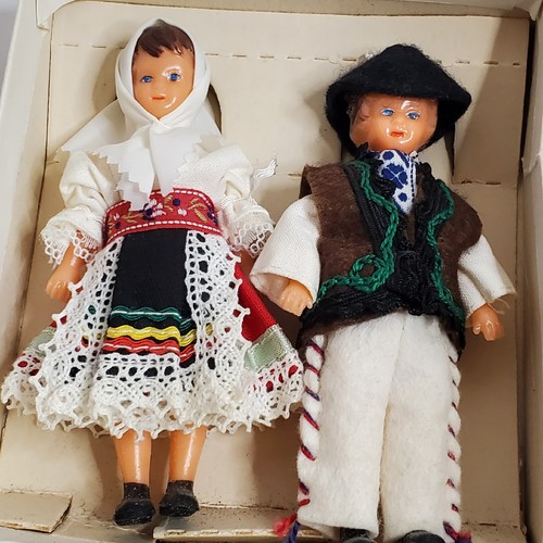 Vintage ethnische Tschechoslowakei Gummi Volkspuppen 4,25" bewegliche Arme und Beine - Bild 2 von 7
