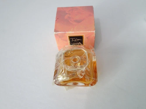 Tresor Lancome Paris Perfume. Parfums Lancome - Paris 0.25 fl Oz.