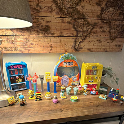 HUGE SpongeBob SquarePants Lot Dispensers Figures Accessories Patrick Squidward