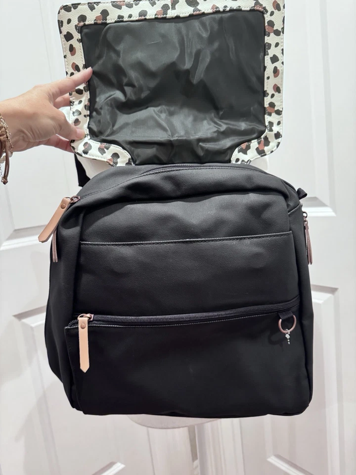 Mochila Meta Bolsa de Pañales Petunia Pickle Bottom Moon Leopard Foto 2 de 4