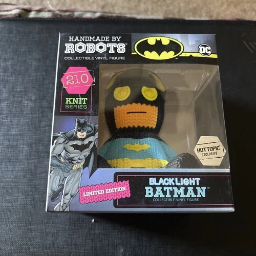 HandMade by Robots Blacklight BATMAN 210 Vinyl Figure Knit Series Hot Topic EXCL
