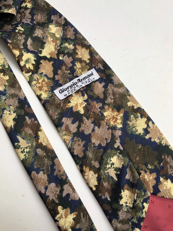 👔 Corbata de seda vintage Giorgio Armani - Hecha en Italia - Camuflaje abstracto hoja otoño Foto 2 de 4