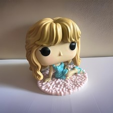 Funko Pop! Sabrina Carpenter Nightgown Vinyl Bobble Toy Figure #479 - Out of Box