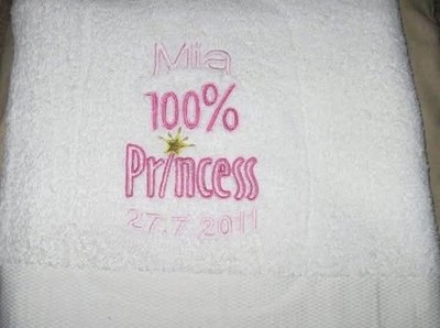 Personalisiertes besticktes Babyhandtuch. 100% Princess Design.