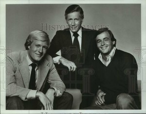 Press Photo Actor Peter Strauss With Co Stars In Rich Man Poor Man Book 11 Ebay