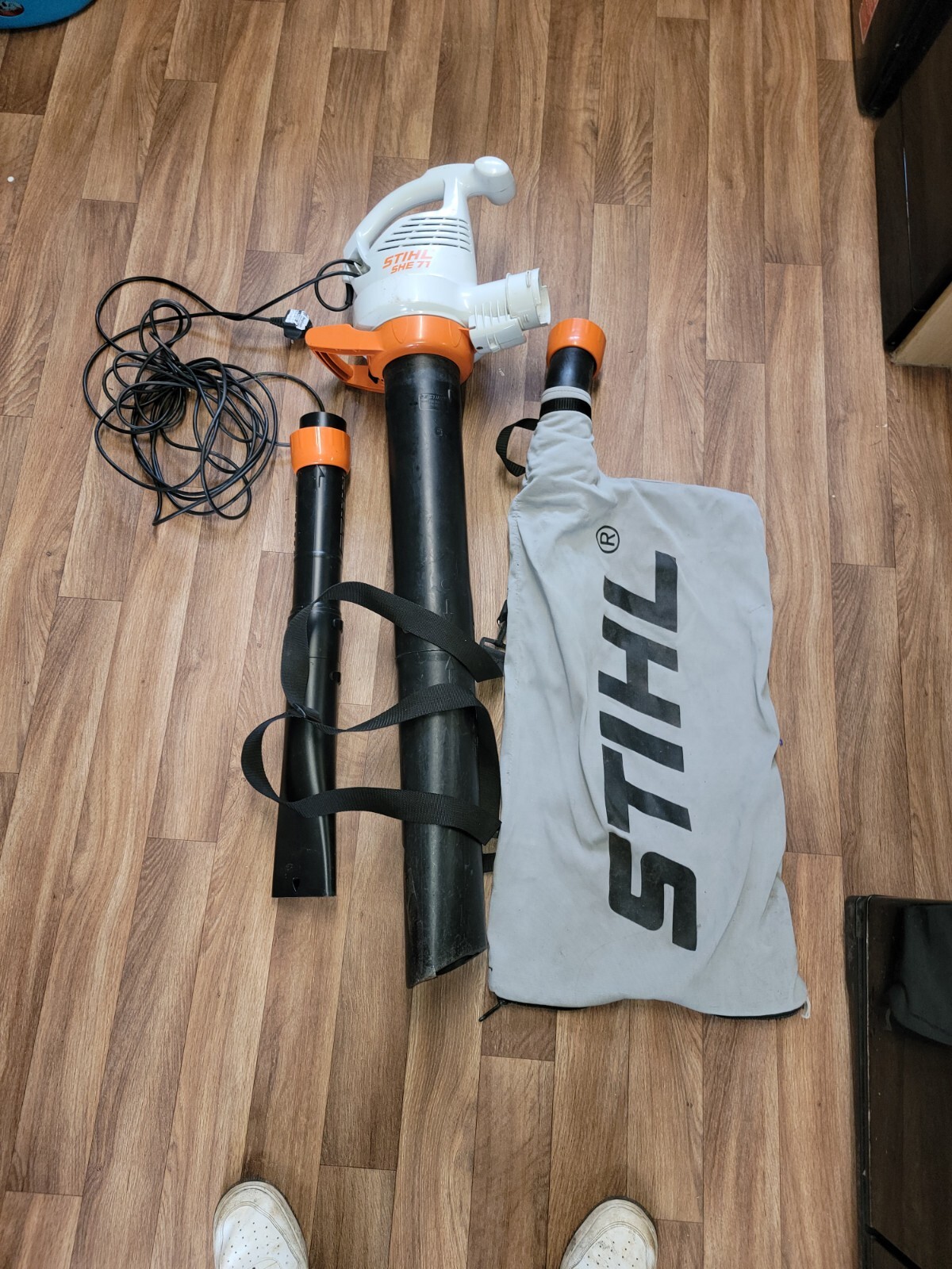 Stihl SHE71 Electric Leaf Blower & Vacuum Hardly Used Excellent