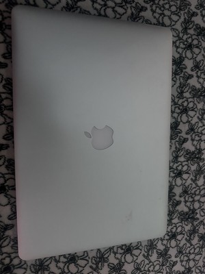 Apple MacBook Pro 15'' (256GB SSD, Intel Core i7 9th Gen, 2.6GHz, 16GB) Laptop -