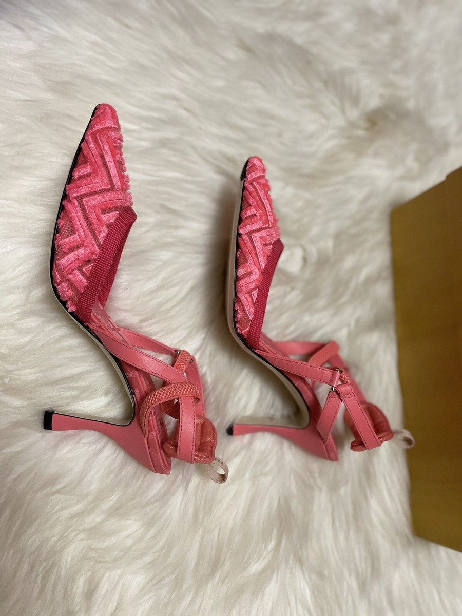 NIB $995 Fendi Velvet Colibri Pumps size 36 | eBay