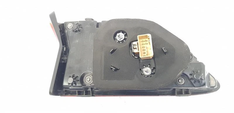 VOLKSWAGEN TIGUAN 2021 LUZ TRASERA INTERIOR LADO PASAJERO IZQUIERDO 5NA945307J Foto 4 de 4