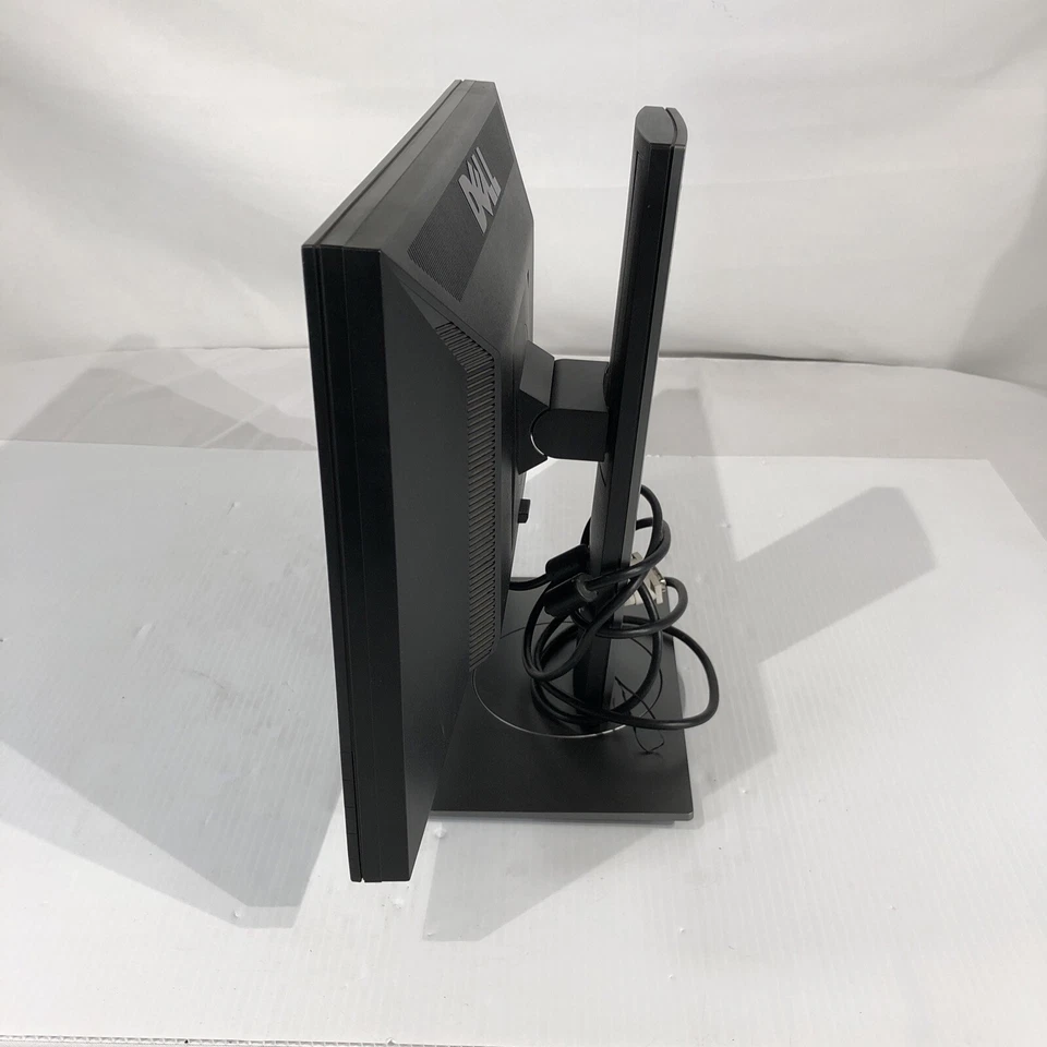 Dell 19" Widescreen LCD Monitor 1909wb p1911t 1440x900 W/STAND - Image 2 of 4