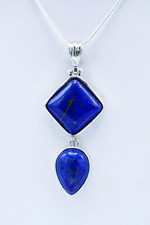 Silberkette mit edlem Anhänger aus Lapislazuli