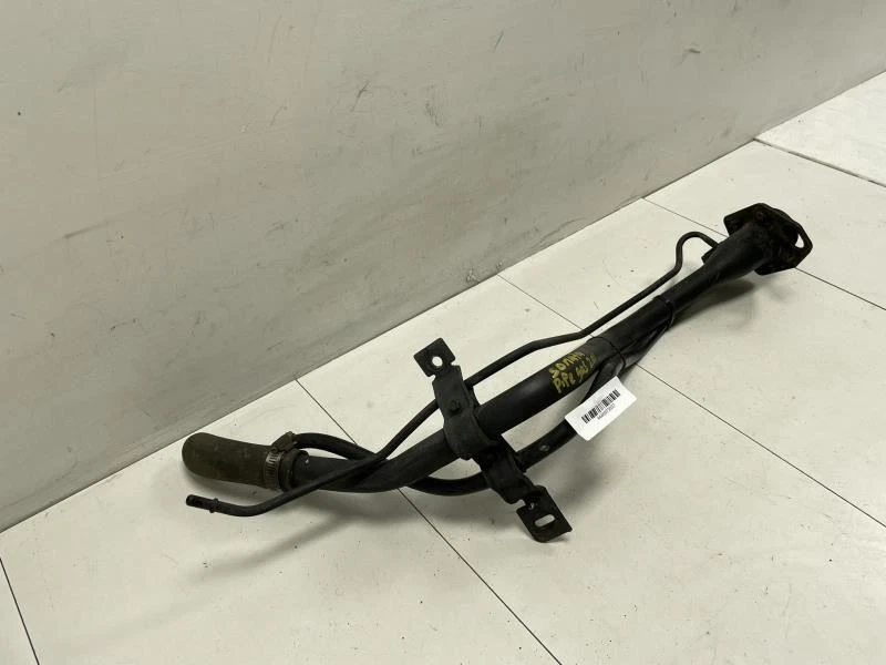 Hyundai Sonata 2011 cuello de llenado de combustible OEM+ Foto 3 de 4