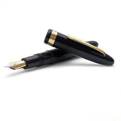 OMAS Extra Ogiva Fountain Pen Black and 18kt Gold Fine