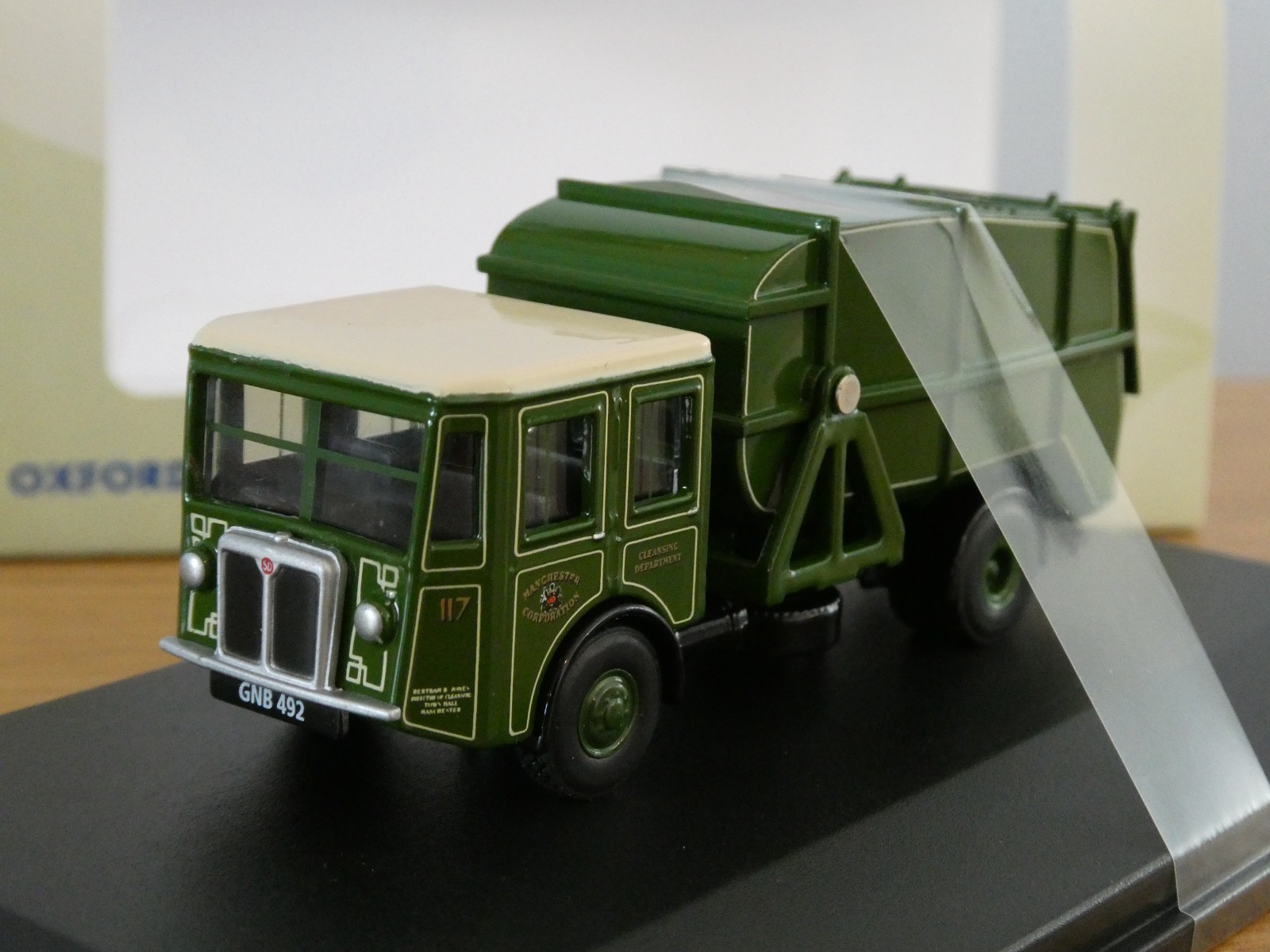 OXFORD MANCHESTER CORPORATION SHELVOKE & DREWRY DUSTCAR TRUCK MODEL 76SD003 1:76