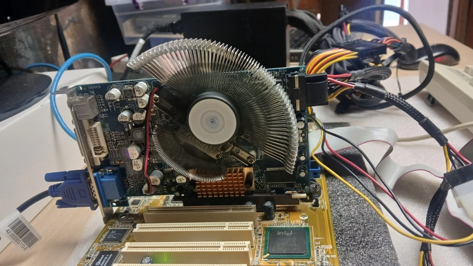 VINTAGE - AGP 8X VGA GALAXY NVIDIA 6600 128mb DDR  VERY RARE - RETRO XP BUILD - Image 2 of 4