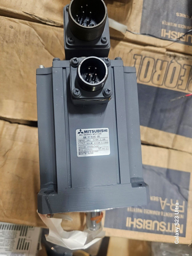 MITSUBISHI,HA-FF-63C-UE,600W,3AC,129V,3.6A,3000RPM SERVO MOTOR - 第 1/2 張圖片
