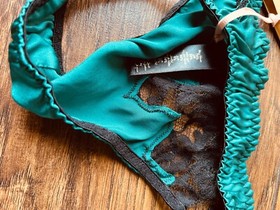 AGENT PROVOCATEUR &pound;39.99SOIREE NAYELI THONG GREEN BLACK SILK LACE AP2/Sm BNWT 