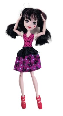 Draculaura Monster High How Do You Boo First Day At School With Shoes