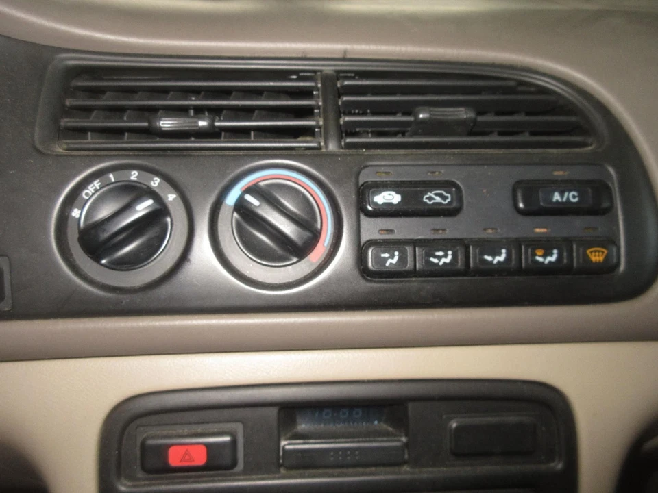 Used Rear Right Door Assembly Rear Side fits: 1997 Honda Accord electric Rear Ri - Image 4 of 4