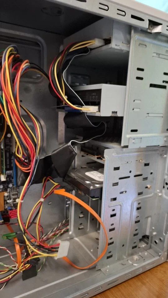 PC FISSO ASSEMBLATO DESKTOP ASUS P5KPL-AM WINDOWS 7 PENTIUM DUAL CORE 2 GB RAM - Imagen 4 de 4