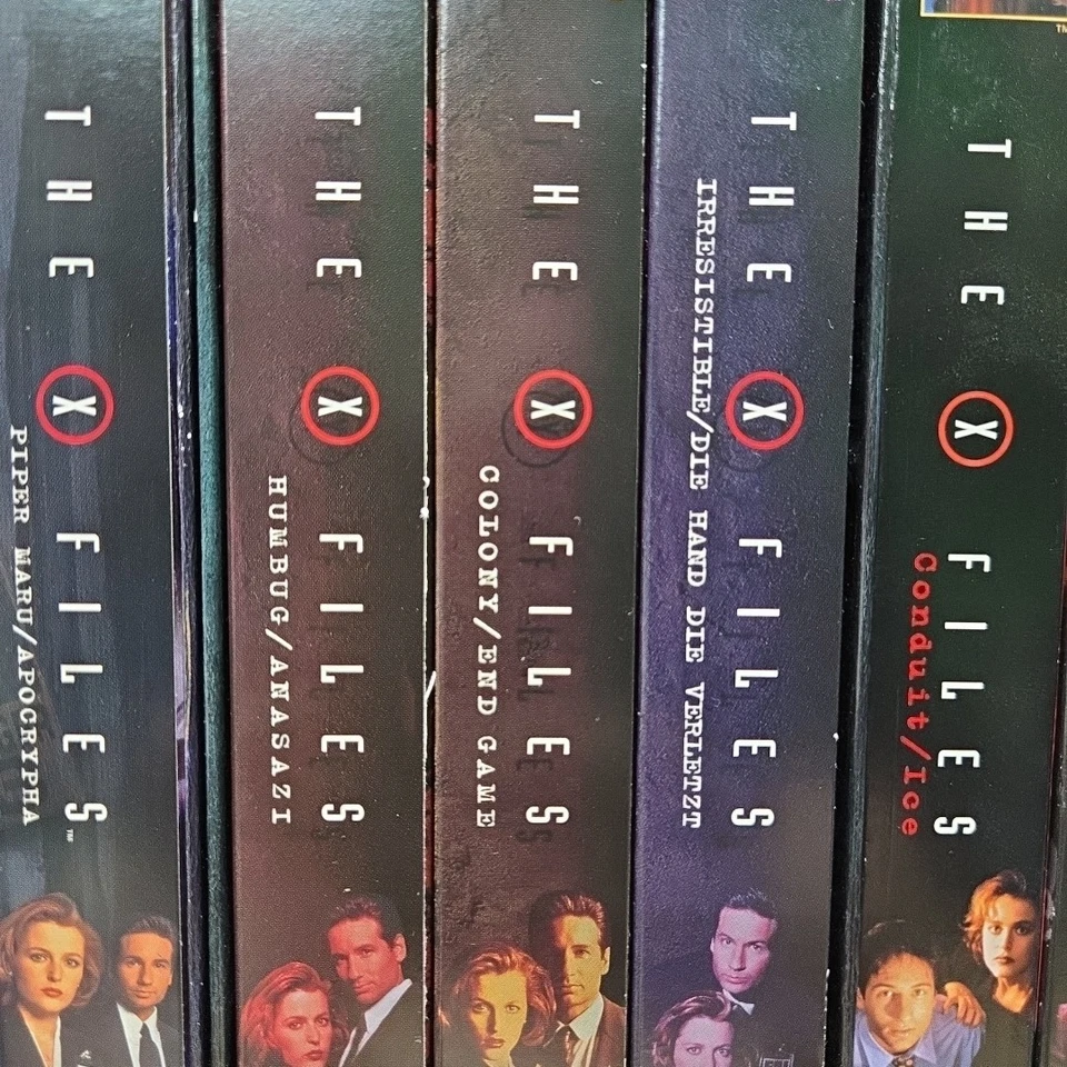 X-Files VHS 22 Tape Lot - 6 Enclosure Boxes 3 Loose 1 Movie - Image 3 of 4