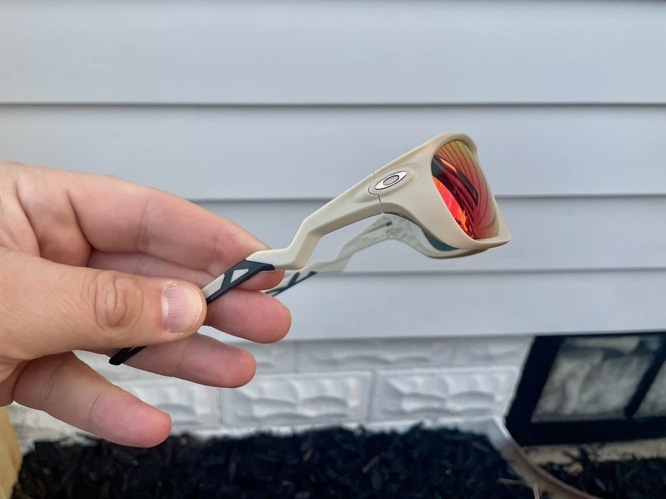 Oakley Lateralis Matte Sand/Red Prizm Polarized Sunglasses Including Case - Image 2 of 4