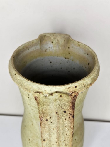 GUILLERMO CUELLAR Studio Pottery Artisan Pitcher Signed Handmade 13 1/2" Tall - 第 9/16 張圖片