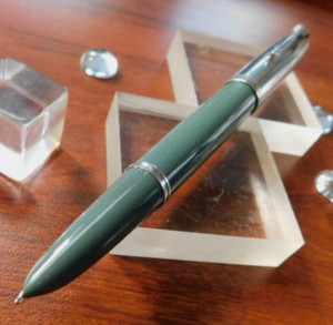 VINTAGE 1950's PARKER 51 DEMI FOUNTAIN PEN POLISHED STEEL BLACK JEWEL MED NIB