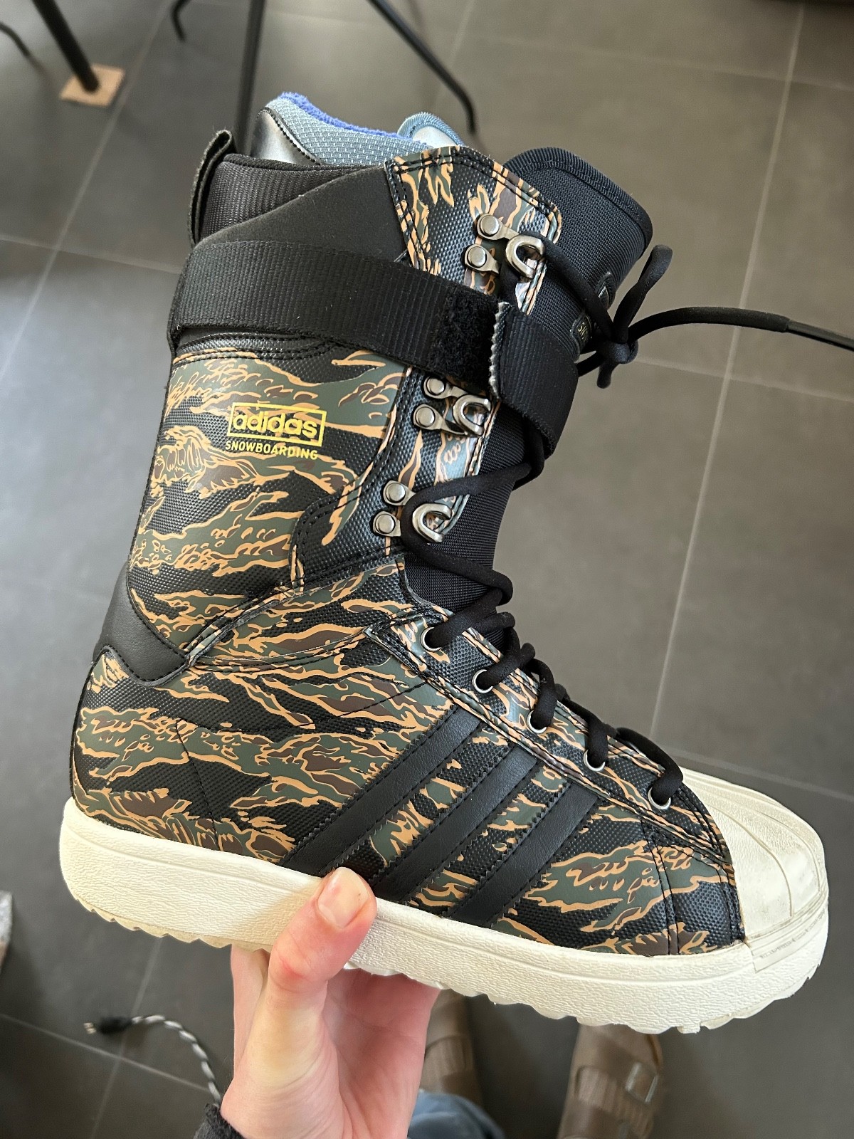 Adidas Superstar Snowboard boots camo 43 1/3