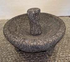 VTG Mexican Lava Stone Molcajete Mortar & Pestle Herb Crusher 3 Legs 9” Diameter