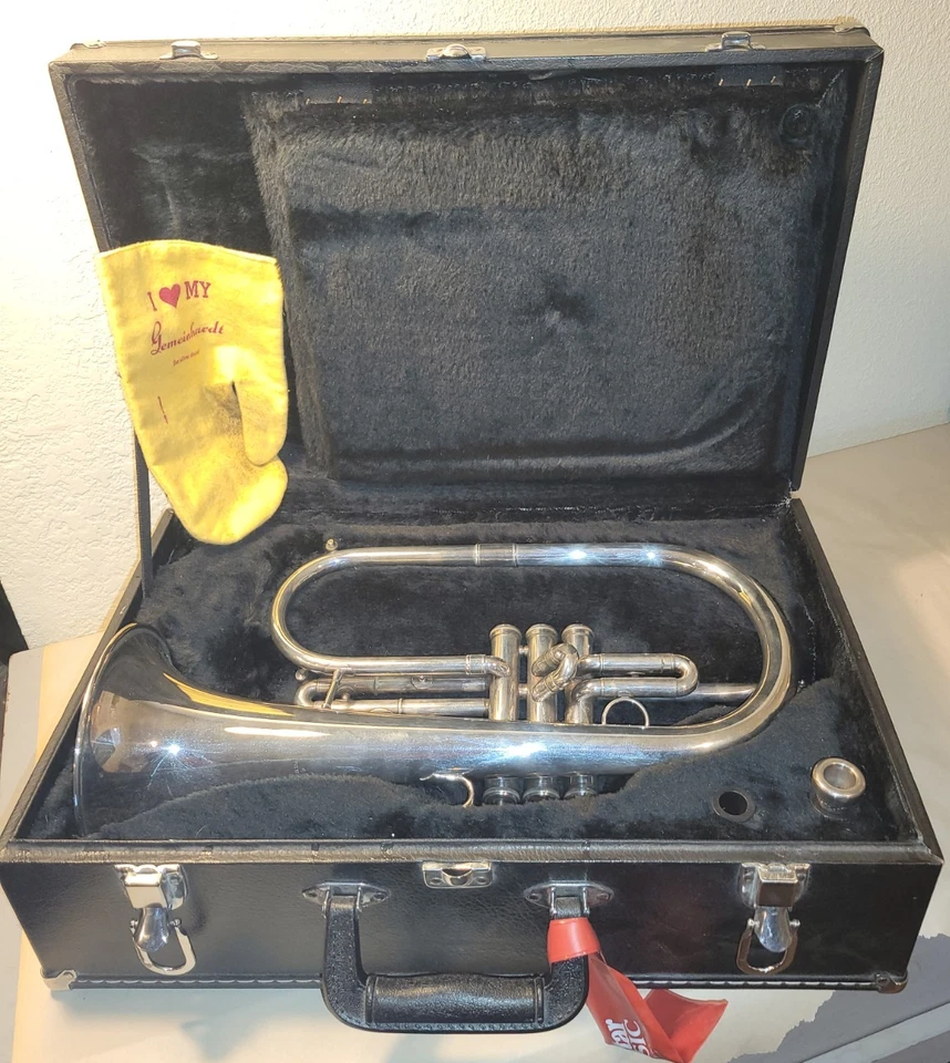 Jupiter Modelo SFH-746 Flugelhorn COMO NUEVO con Estuche Acabado Plateado Foto 2 de 4