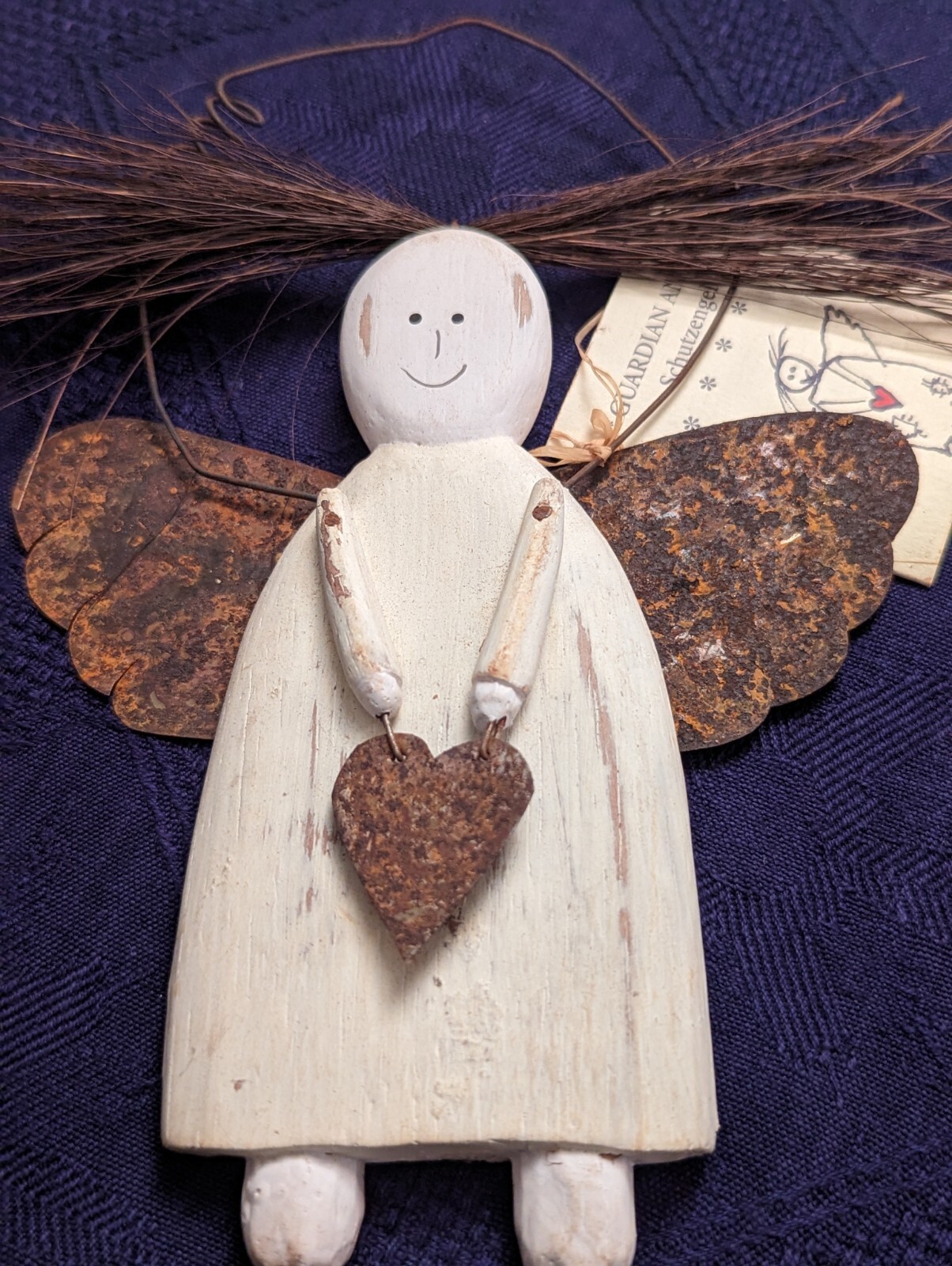 Schutzengel aus Holz mit MetallFlügeln, Bewusst altes Finish,12x11