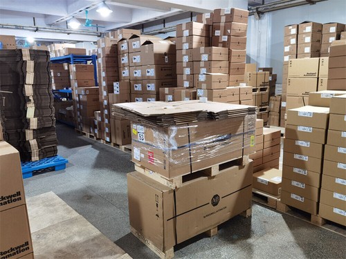 Brand New Allen-Bradley VPL-B1152F-PJ12AA Servo Motor Fast delivery Free Tax - 第 3/4 張圖片