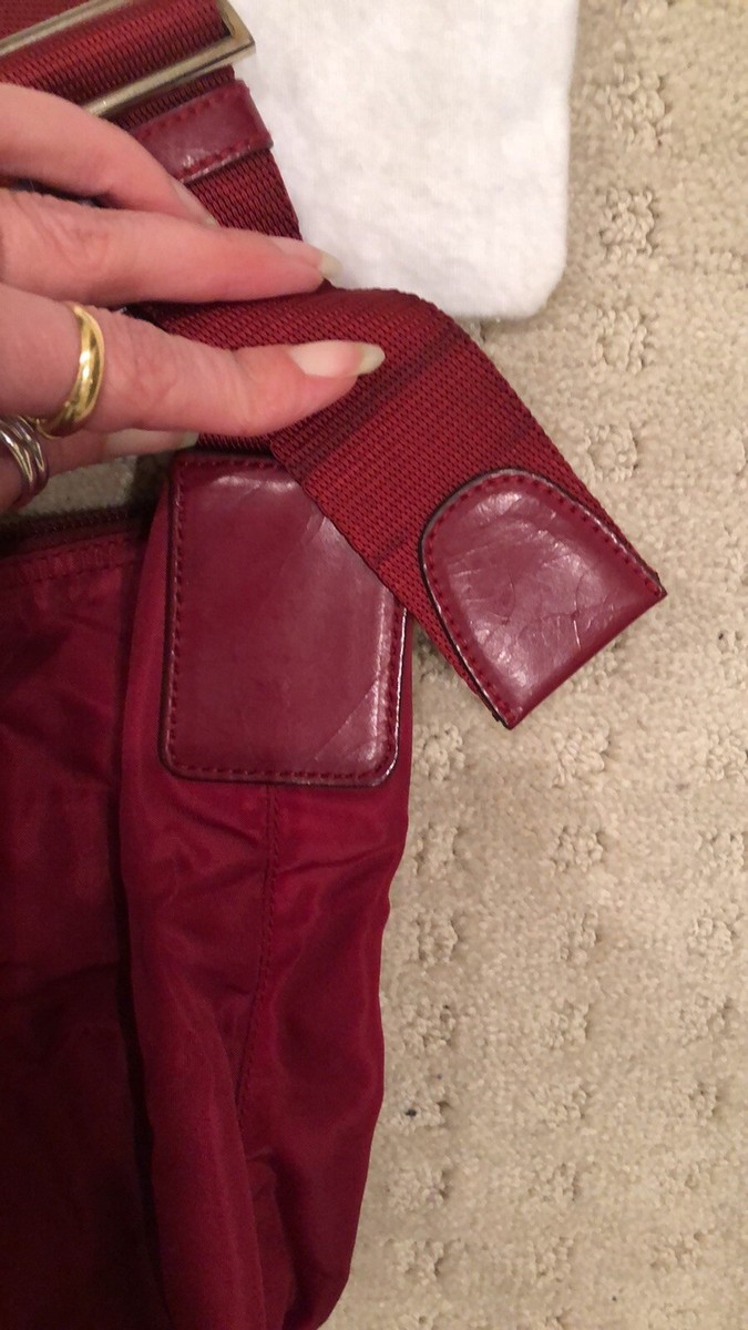 PRADA Vintage BR1094 Early 2000s Vela Sport Shoulder Bag Red PRADA Vintage BR1094 Early 2000s Vela Sport Shoulder Bag Red
