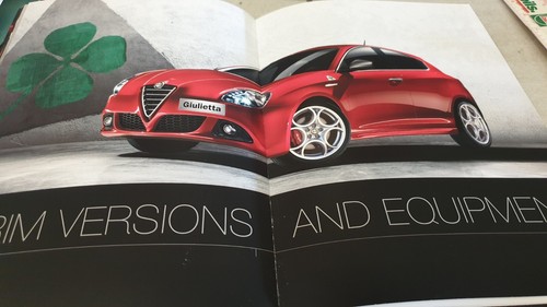 Folleto de ventas australiano Alfa Romeo Giulietta 2014 - Imagen 6 de 8