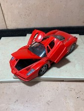 ENZO FERRARI Red 1:24 Maisto