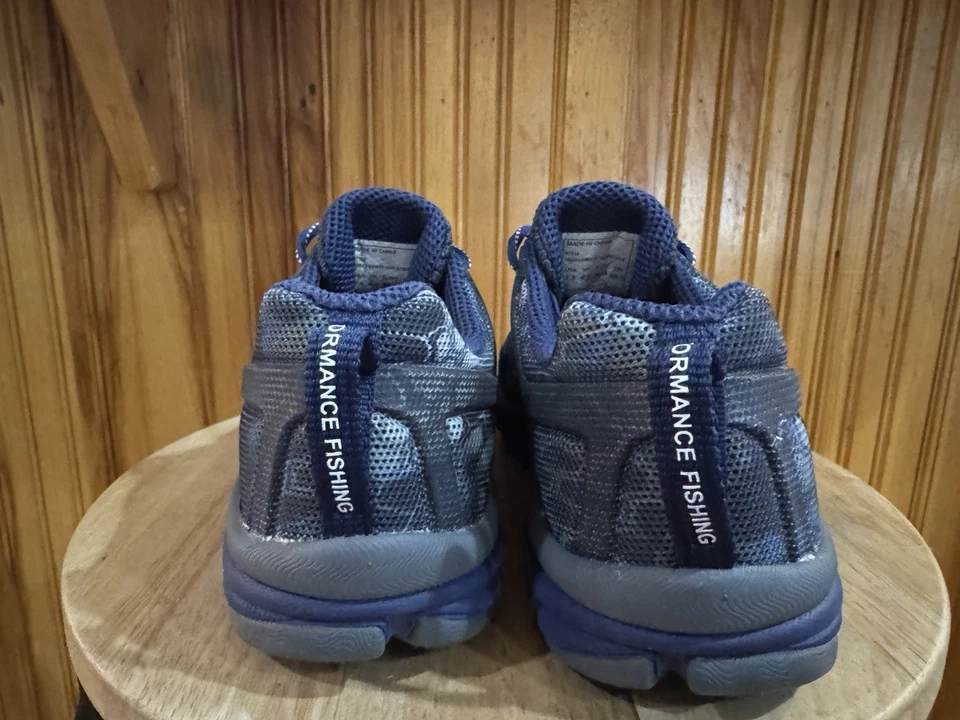 HUK ATTACK Performance Fishing Shoes Men’s Size 7.5 Blue - Image 4 of 4