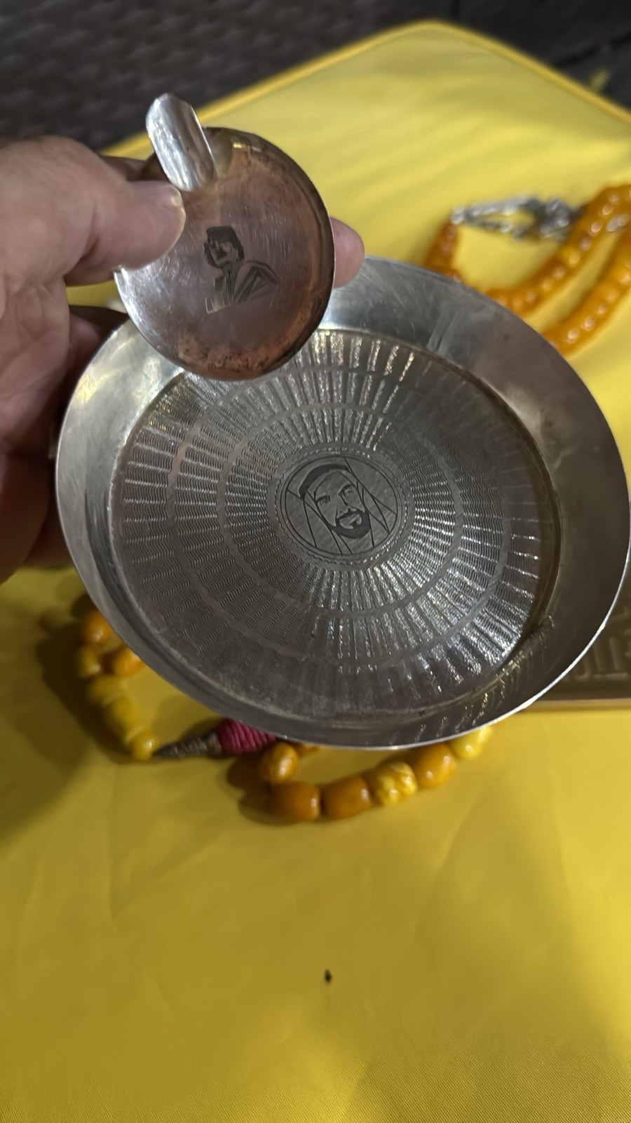 Antique  niello Silver Plate Sheikh Zayed bin Sultan Of UAE  Photo 72 Grams R150