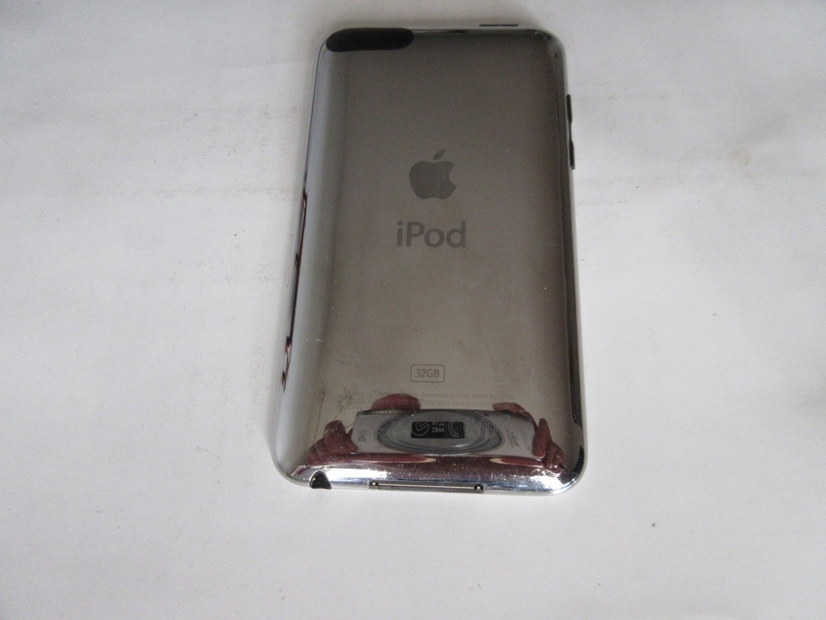 Apple iPod Touch 3rd Generation silver 32GB With (4057 Sons