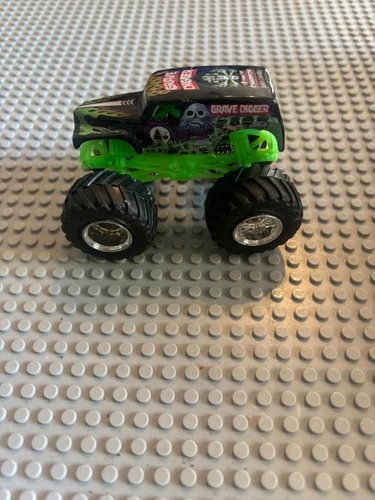 Hot Wheels Monster Jam 2004 1:64 Loose Trucks