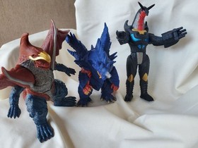 3pc Set Ultraman Monster Sofubi Golza Met Garon Saturn Ross Figures