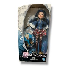 Image of Disney Descendants Doll Evie Isle Of The Lost Vintage Collectible G1 Boxed (23