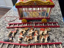 Fisher Price Circus 1962 wood wagon with 4 ladders and 9&rsquo;animals, vintage