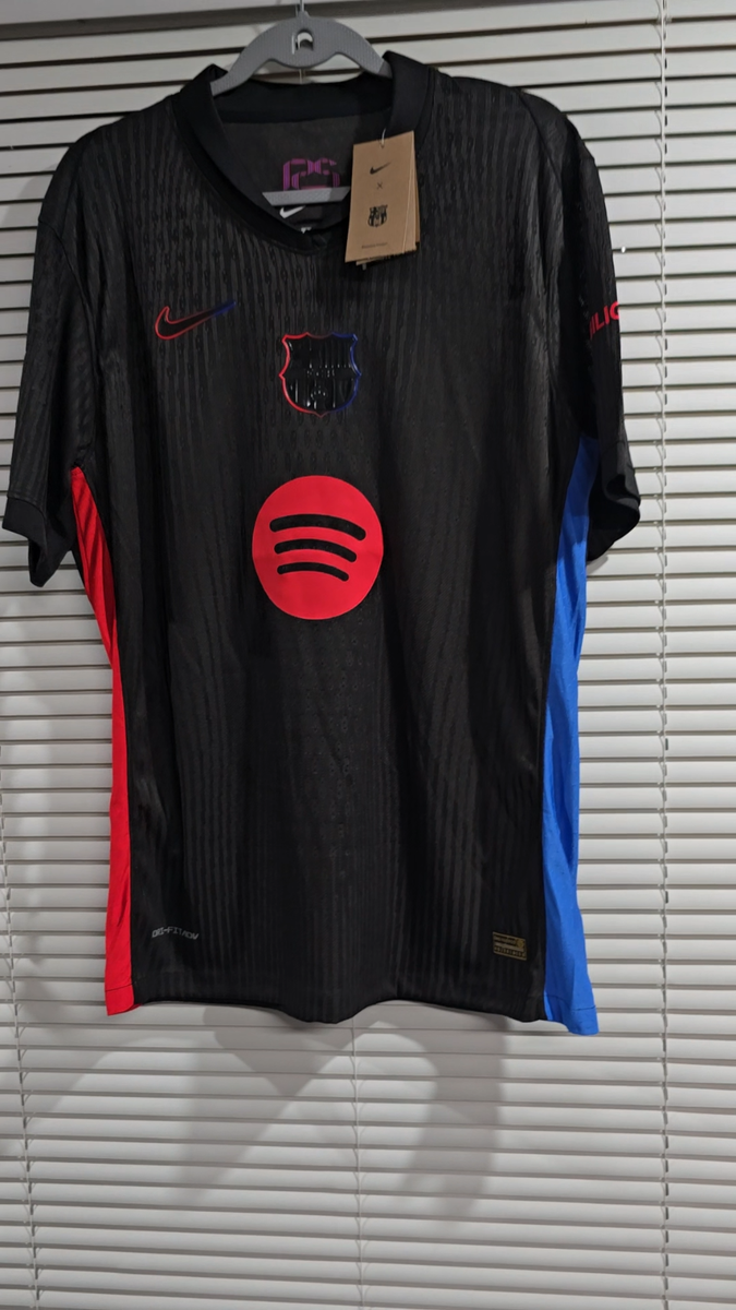 Barcelona 24/25 AWAY Soccer - LAMINE YAMAL # 19 - Large (Run Small