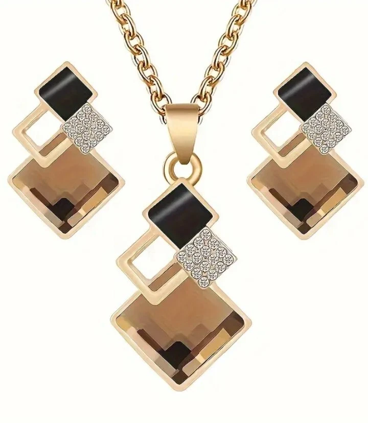 Conjunto de 3 piezas de joyería para damas collar de diamantes de imitación brillantes y pendientes a juego Foto 3 de 3