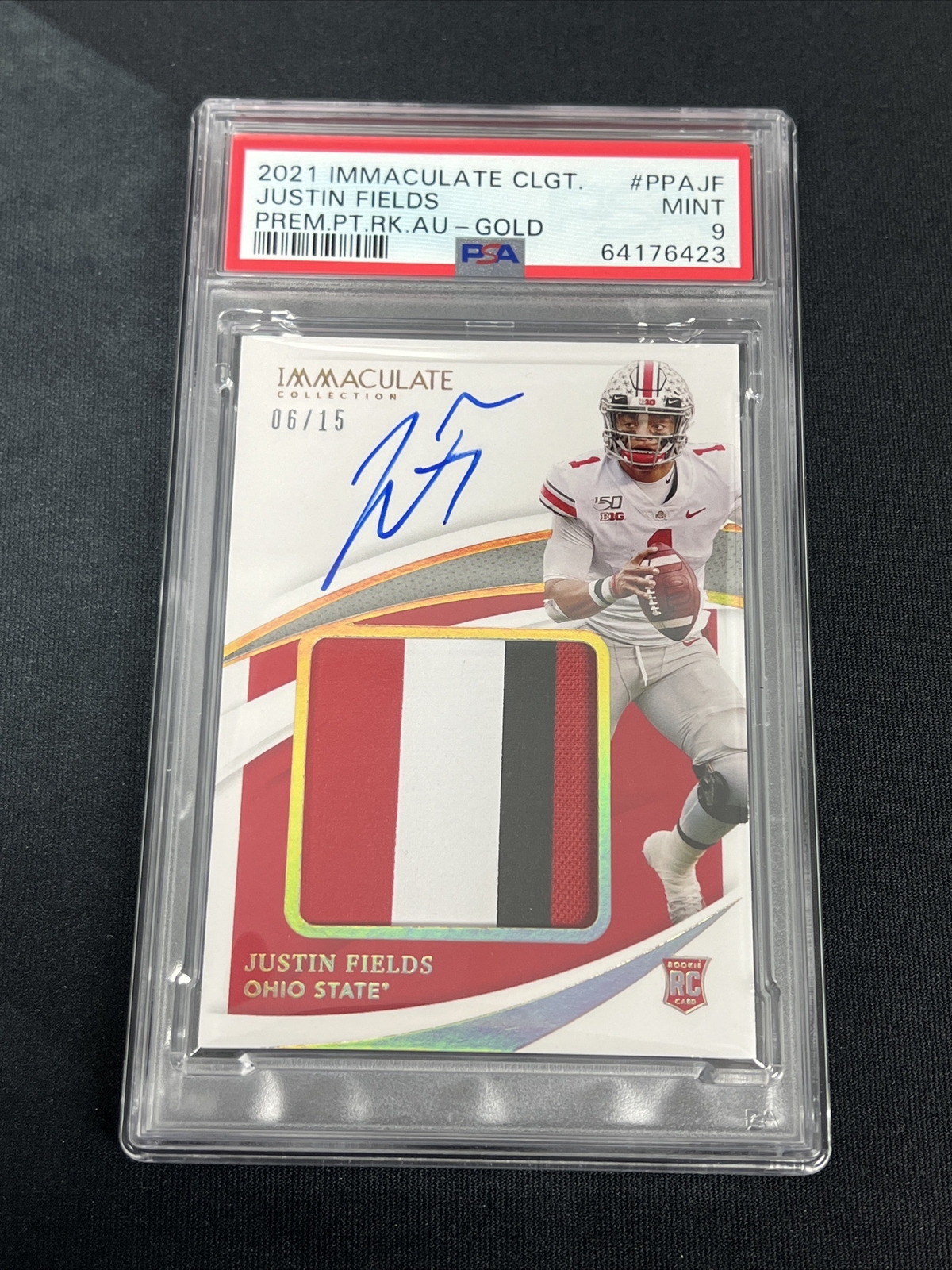 Justin Fields Panini Immaculate Collection Collegiate Premium Patches Rookie Autographs #PPAJF Gold-Ohio State