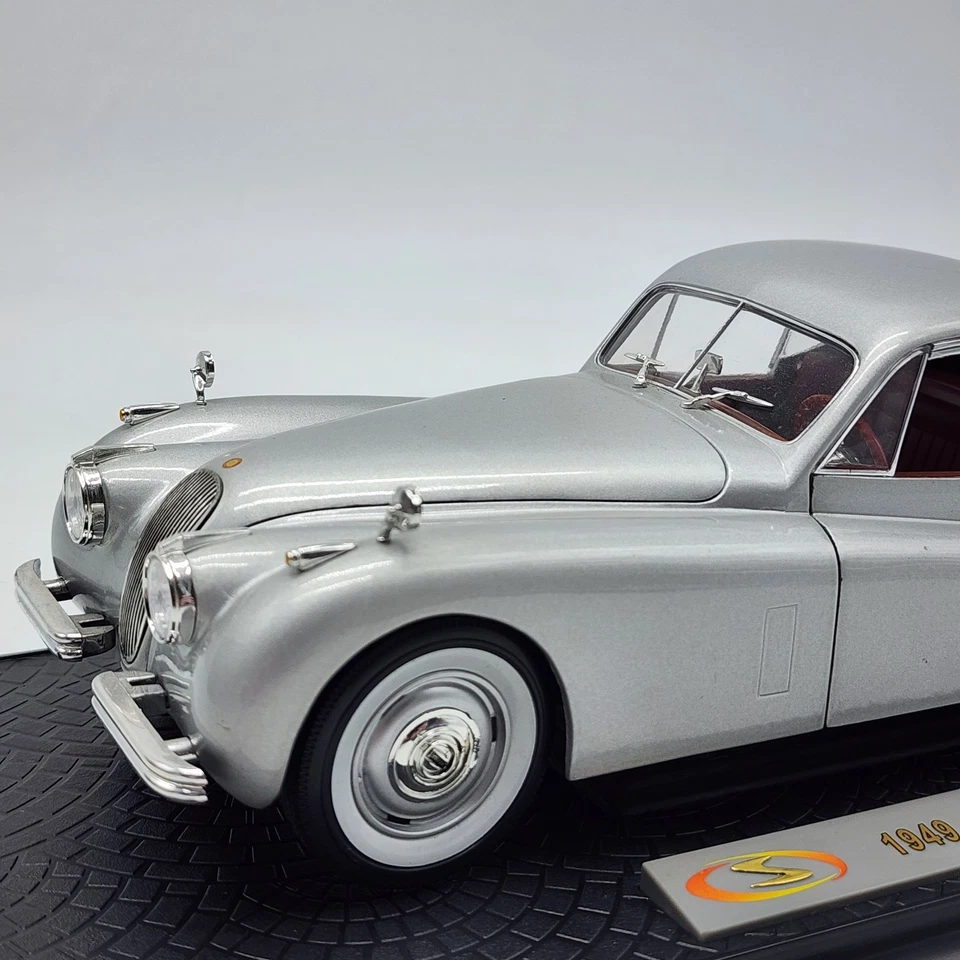 Литые модели 1949 Silver Jaguar XK 120 масштаб 1:18 трудно найти для коллекционеров - Изображение 3 из 4
