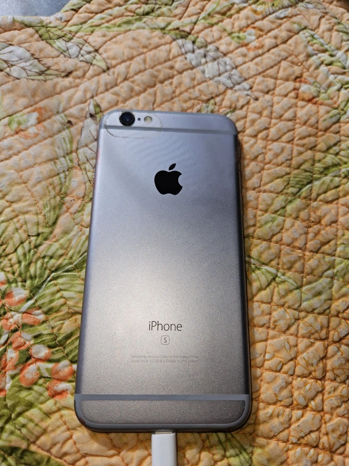 iPhone S 16GB, silver, works - Image 2 of 4