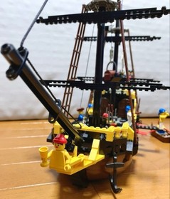 LEGO Pirates Black Seas Barracuda (Dark Shark) 6285 In 1989 Used W/Manual As Is