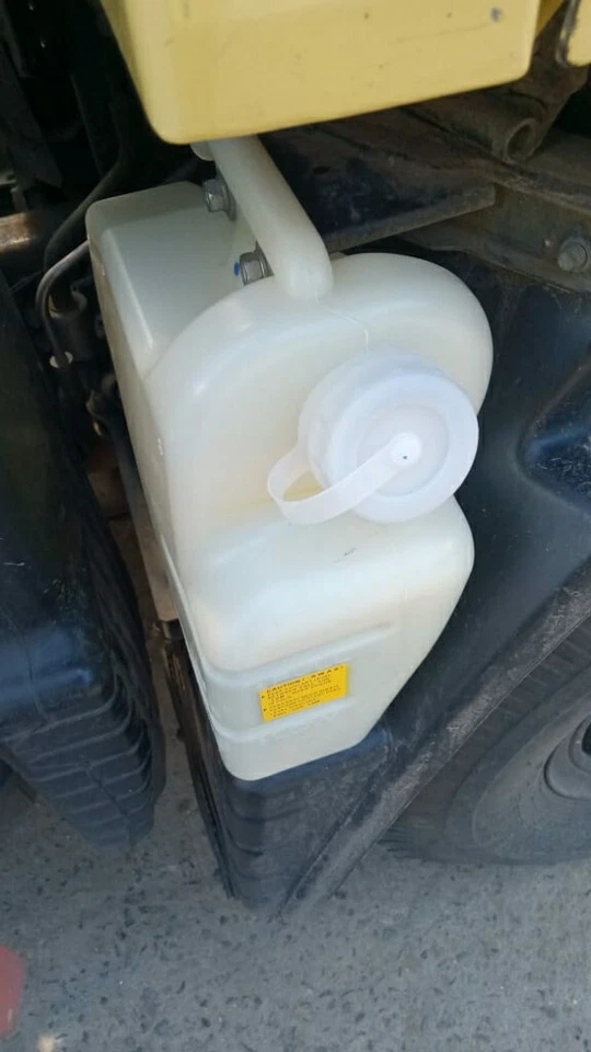 MITSUBISHI FUSO CANTER FE125 FE73 FE74 FE83 FE84 RADIATOR COND TANK CAP NEW Foto 3 de 4